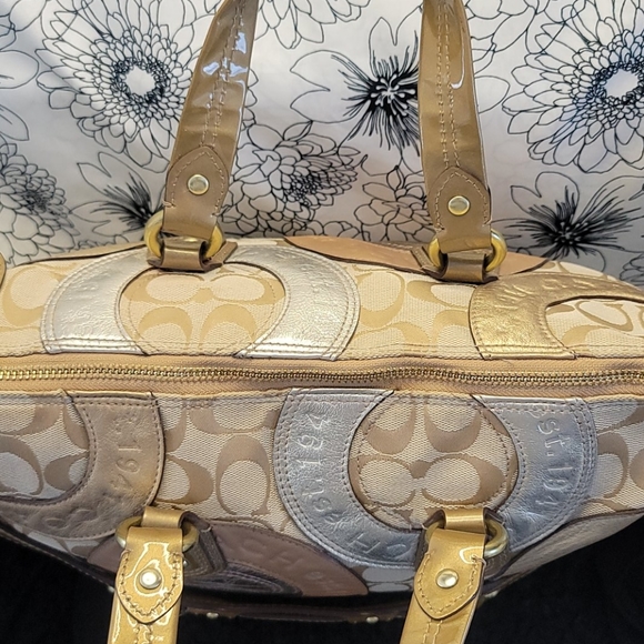 Coach Patent Leather HandBag - Picture 10 of 11